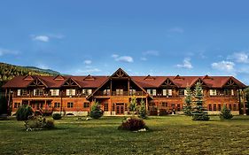 Glacier House Hotel & Resort